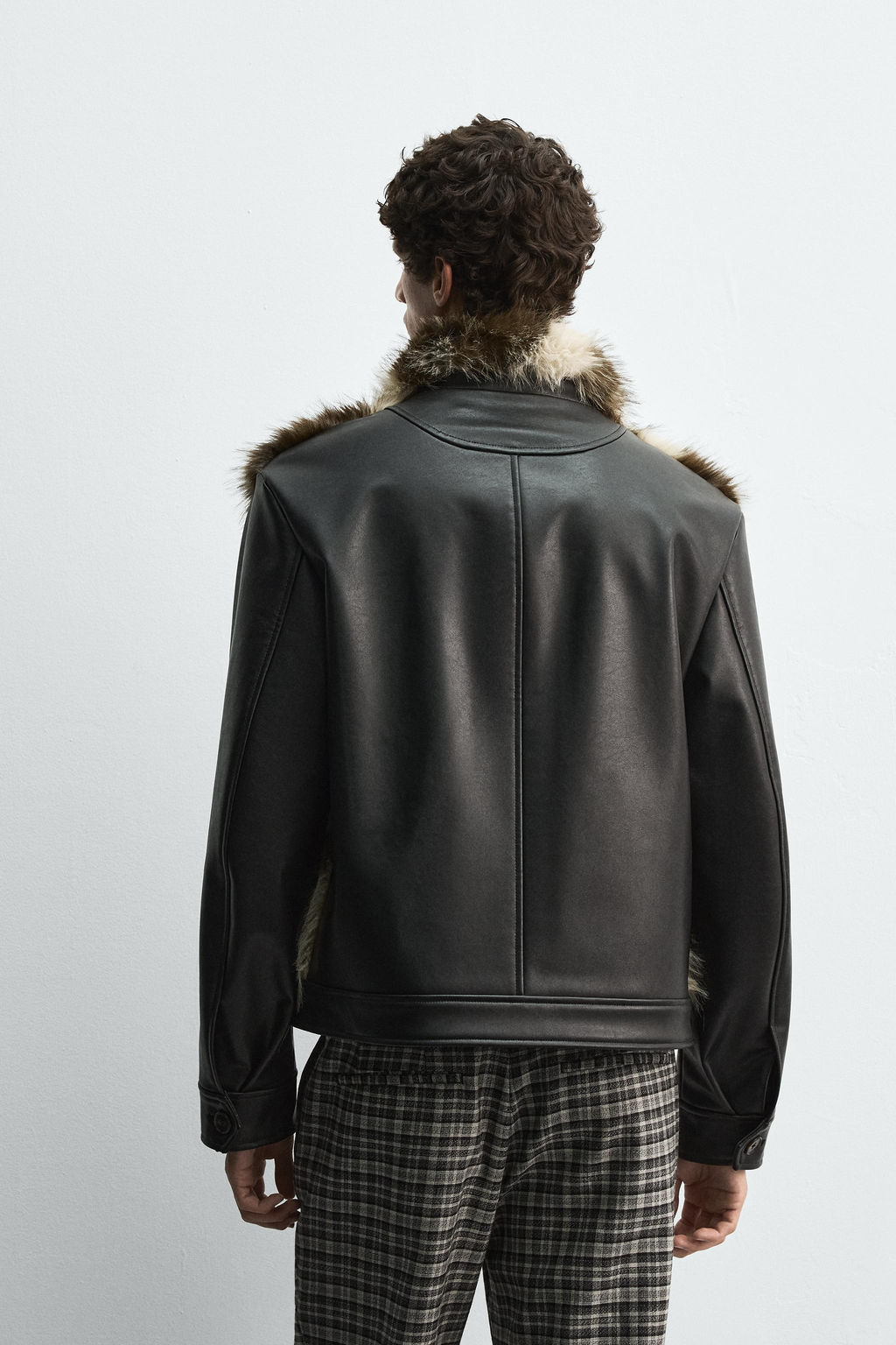 CONTRAST FAUX LEATHER JACKET HARRY LAMBERT FOR ZARA X DISNEY  фото 3