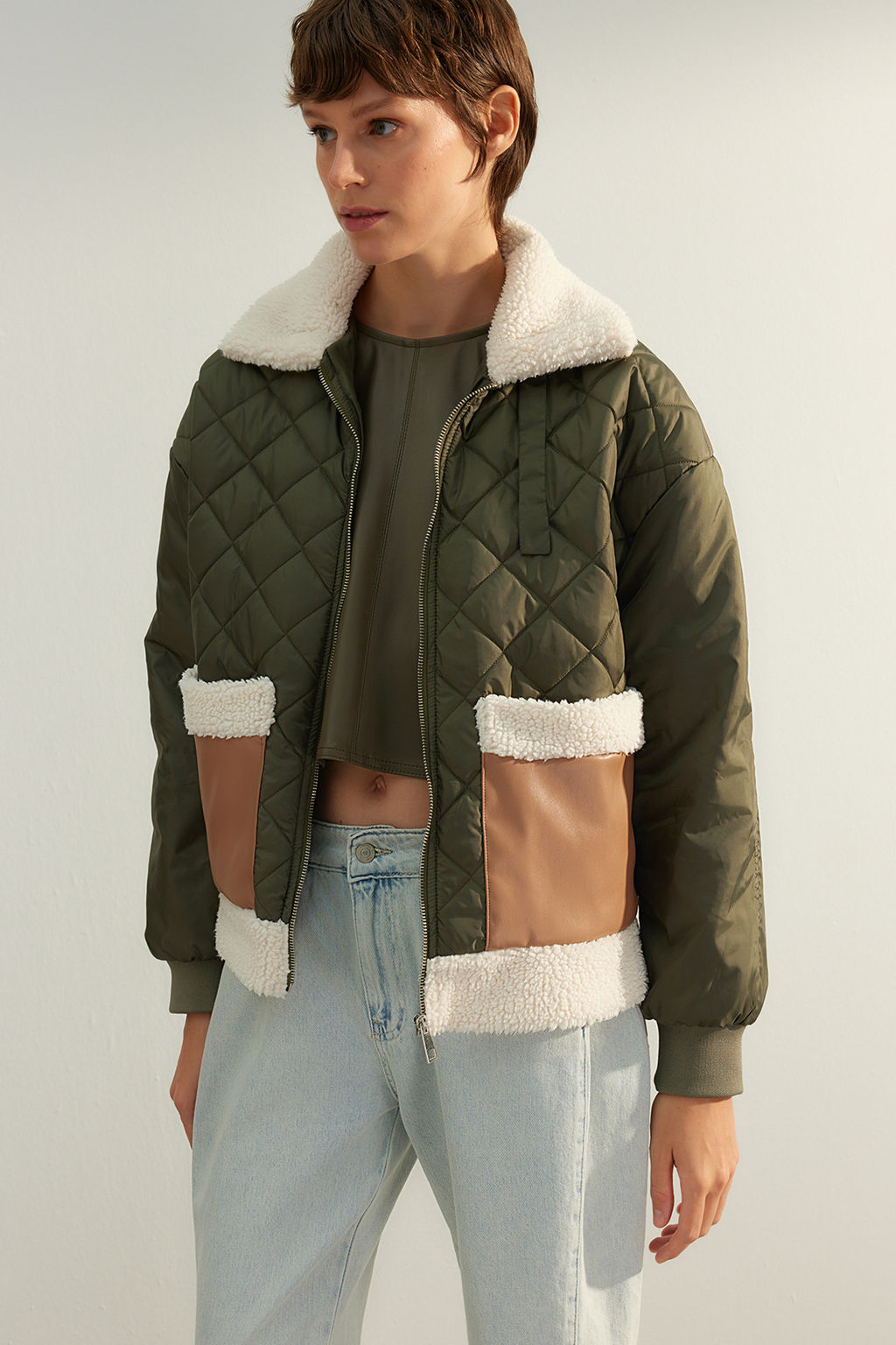 TRENDYOLMILLA Haki Kapitone Pelus Detayl? Mont TWOAW24MO00310