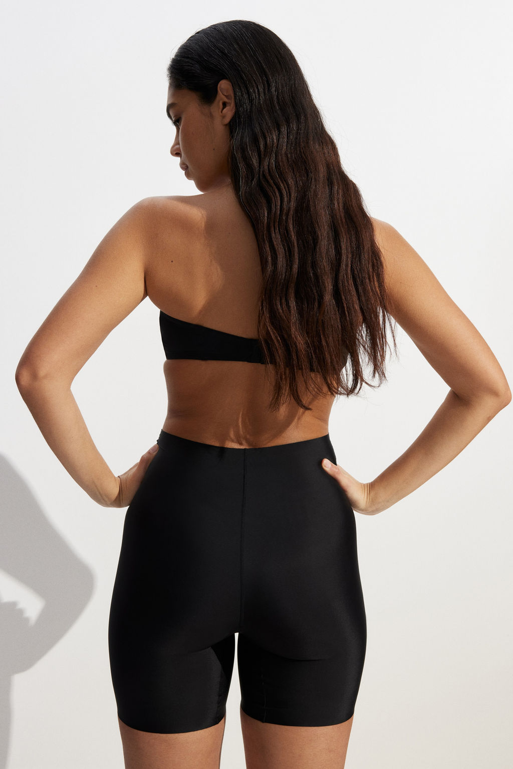 2li ?z Yapmayan Hafif ?ekillendirici K?sa Tayt - H&m фото 12