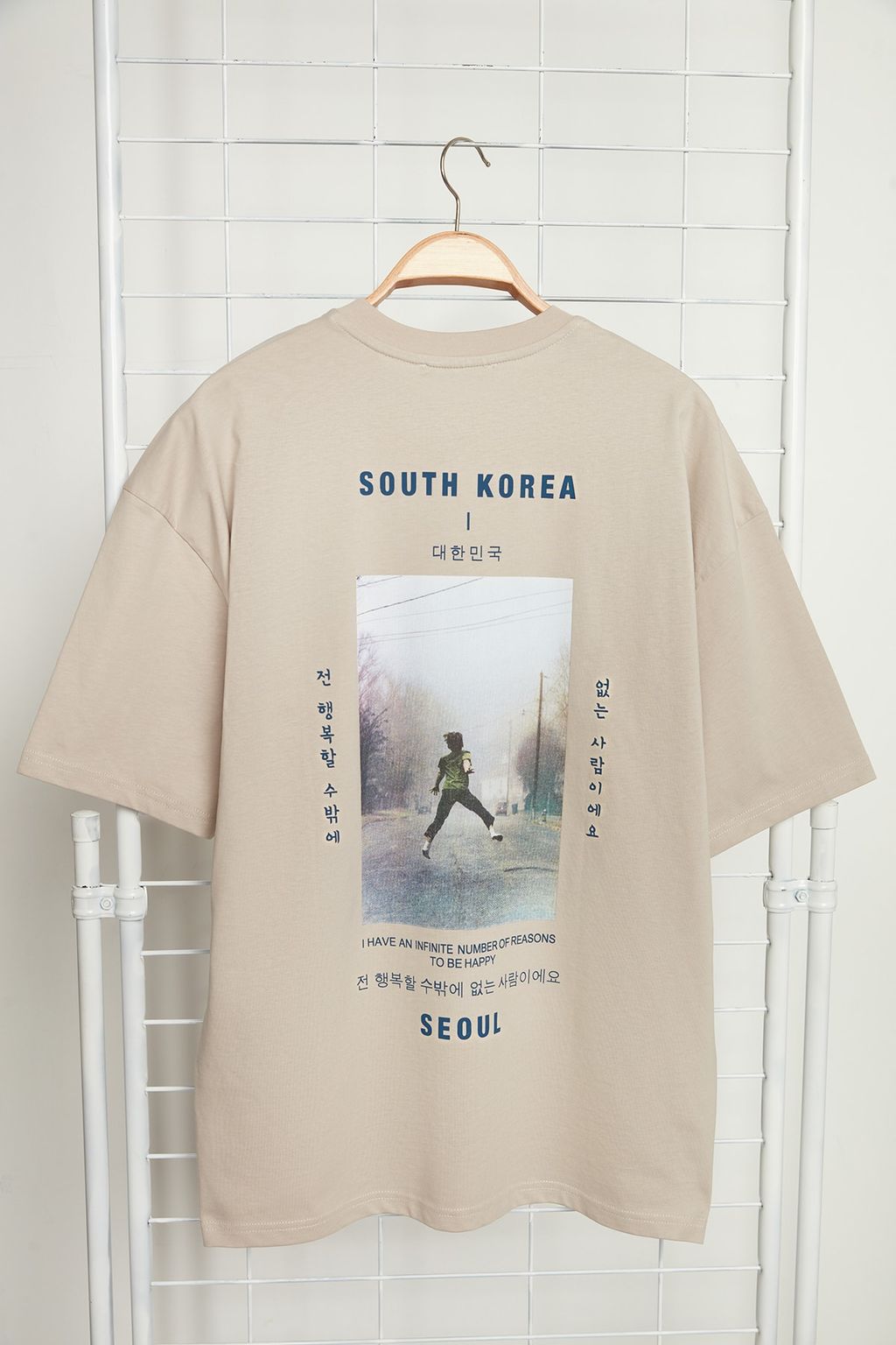 Trendyolmilla Man Tas Bisiklet Yaka K?sa Kol Sehir-Fotograf Bask?l? %100 Pamuklu T-Shirt TMNSS23TS00157  фото 2