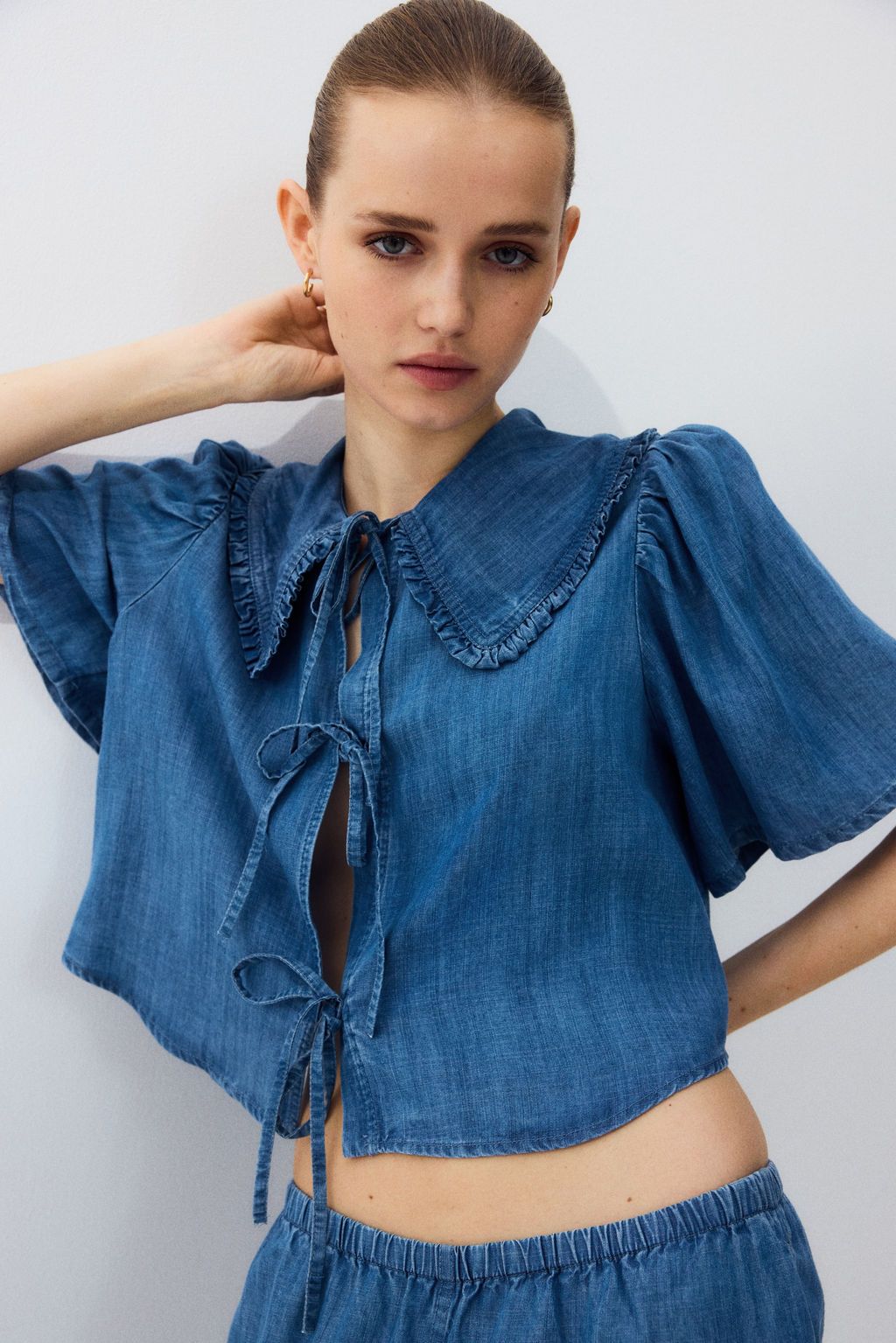 Blusa denim con lazadas - H&m фото 2