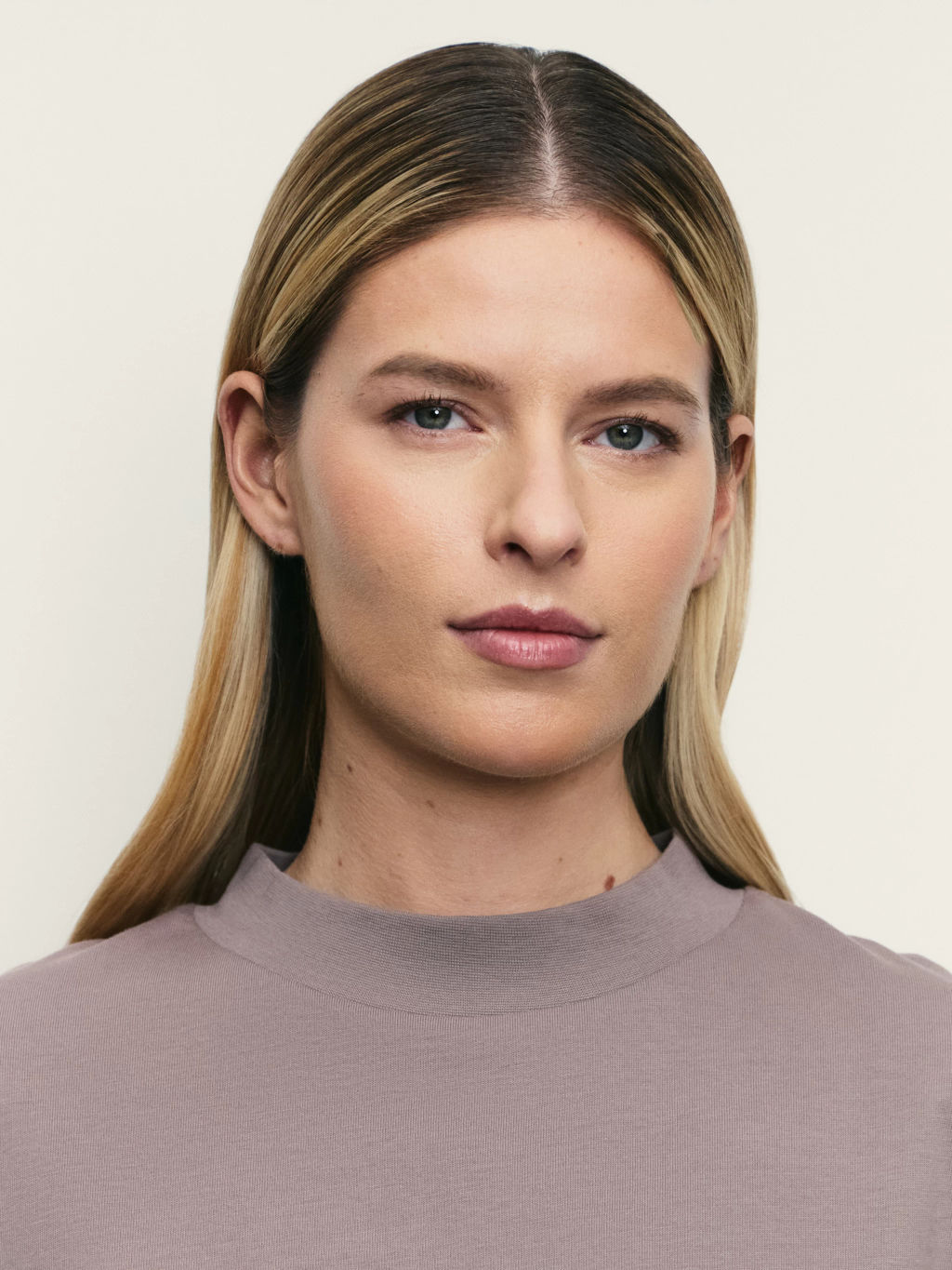 Футболка со спущенным плечом из хлопка / Zarina  фото 6