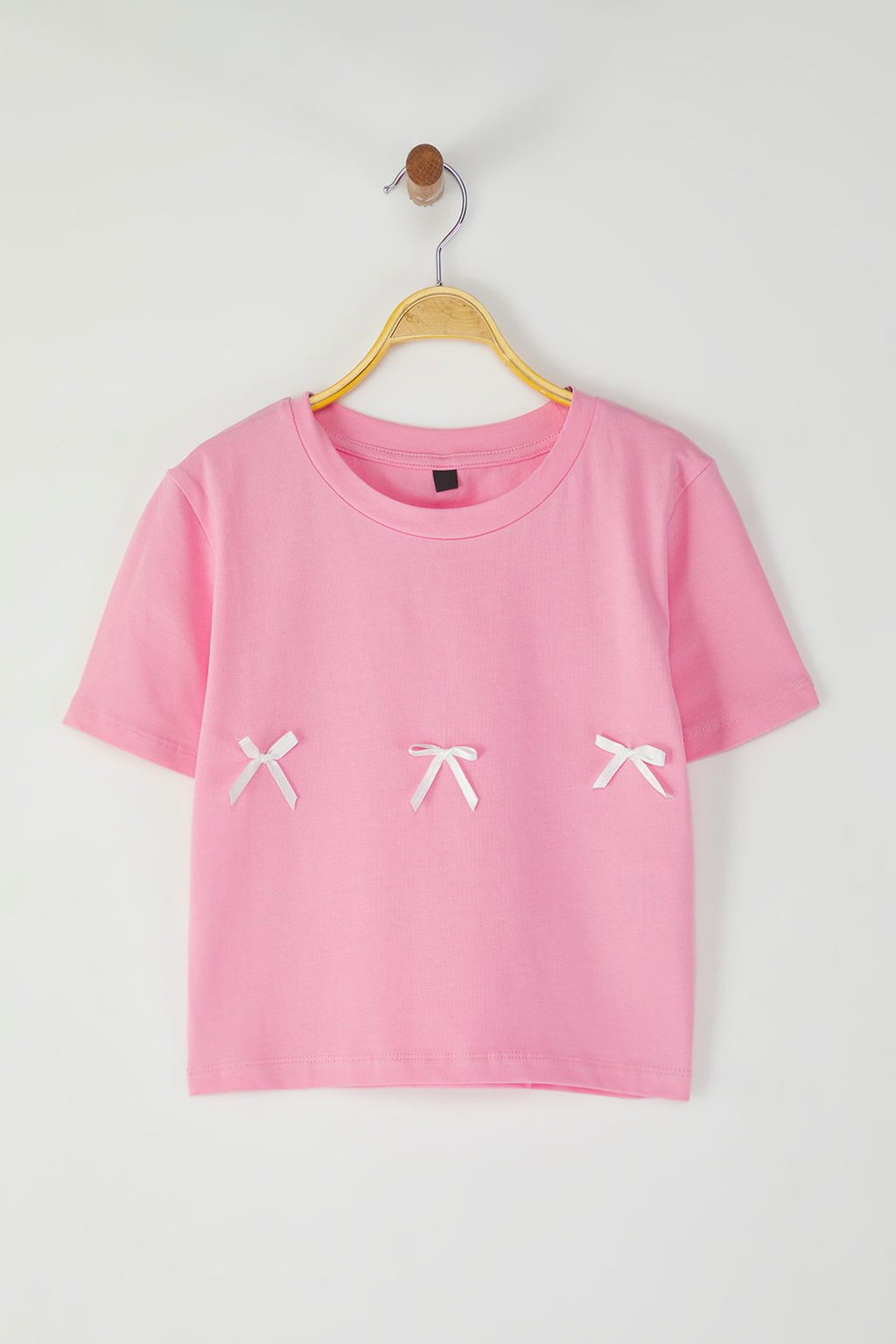 TRENDYOLMILLA Pembe Fiyonk Detayl? Crop K?sa Kollu Orme T-Shirt TWOSS24TS00248 фото 16