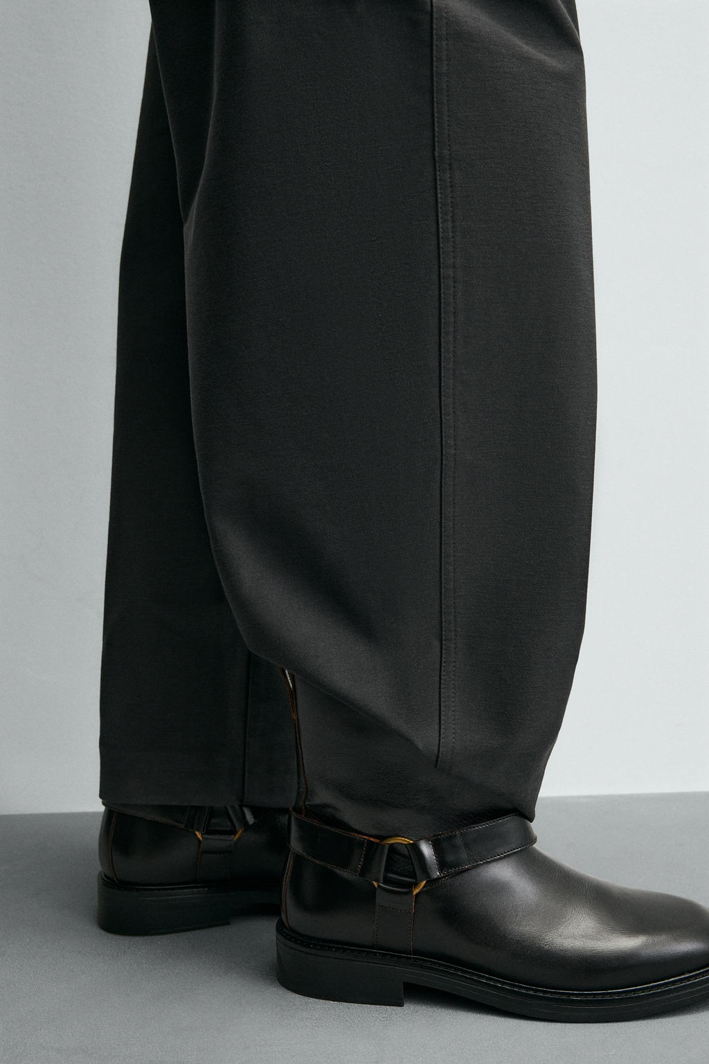 LEATHER HARNESS BOOTS