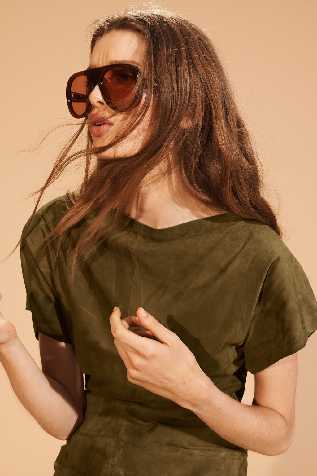 LIMITED EDITION DRAPED SUEDE LEATHER DRESS - Zara фото 4