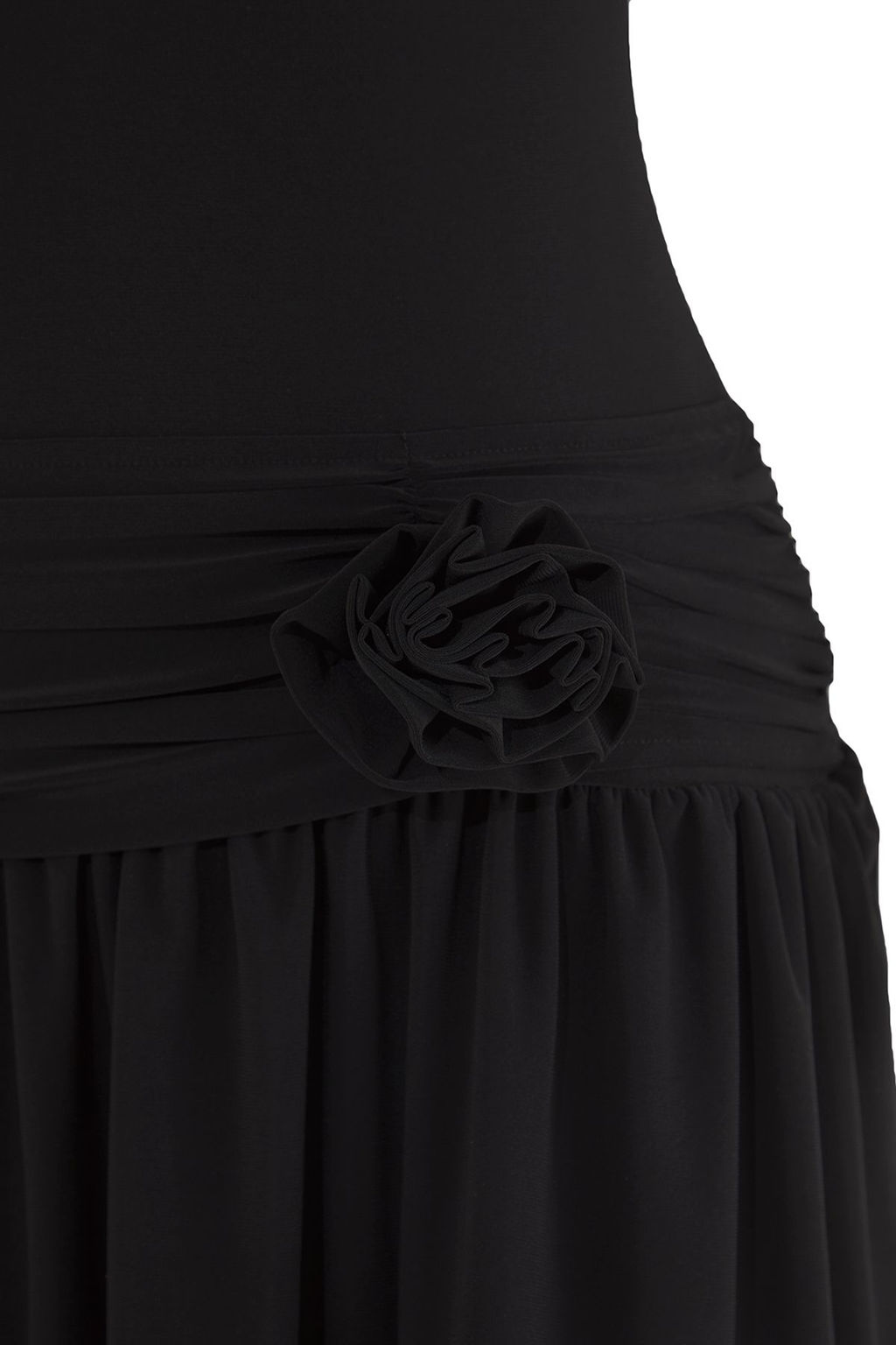 TRENDYOLMILLA Siyah Gul Aksesuar Detayl? S?rt Dekolteli S?f?r Kol Orme Esnek Mini Orme Elbise TWOSS25EL00690  фото 7