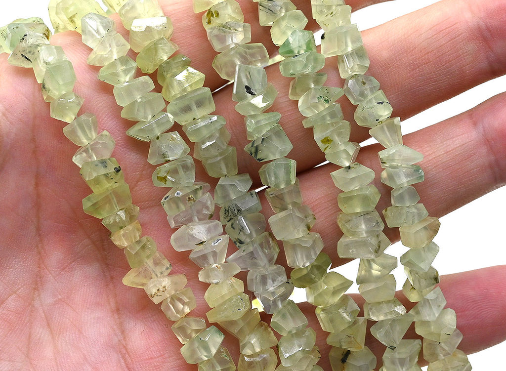 Бусины из пренита кристаллы 8-10мм, 20см, 45 бусин, 16г Радуга камня