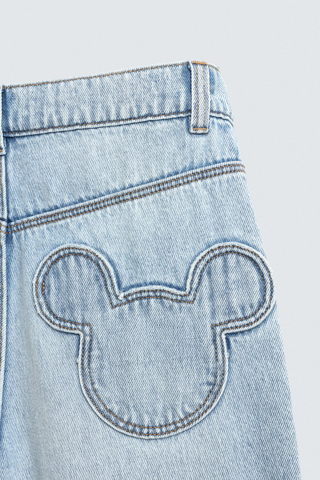 LOOSE FIT JEANS WITH MICKEY SILHOUETTE PATCH HARRY LAMBERT FOR ZARA X DISNEY  фото 4