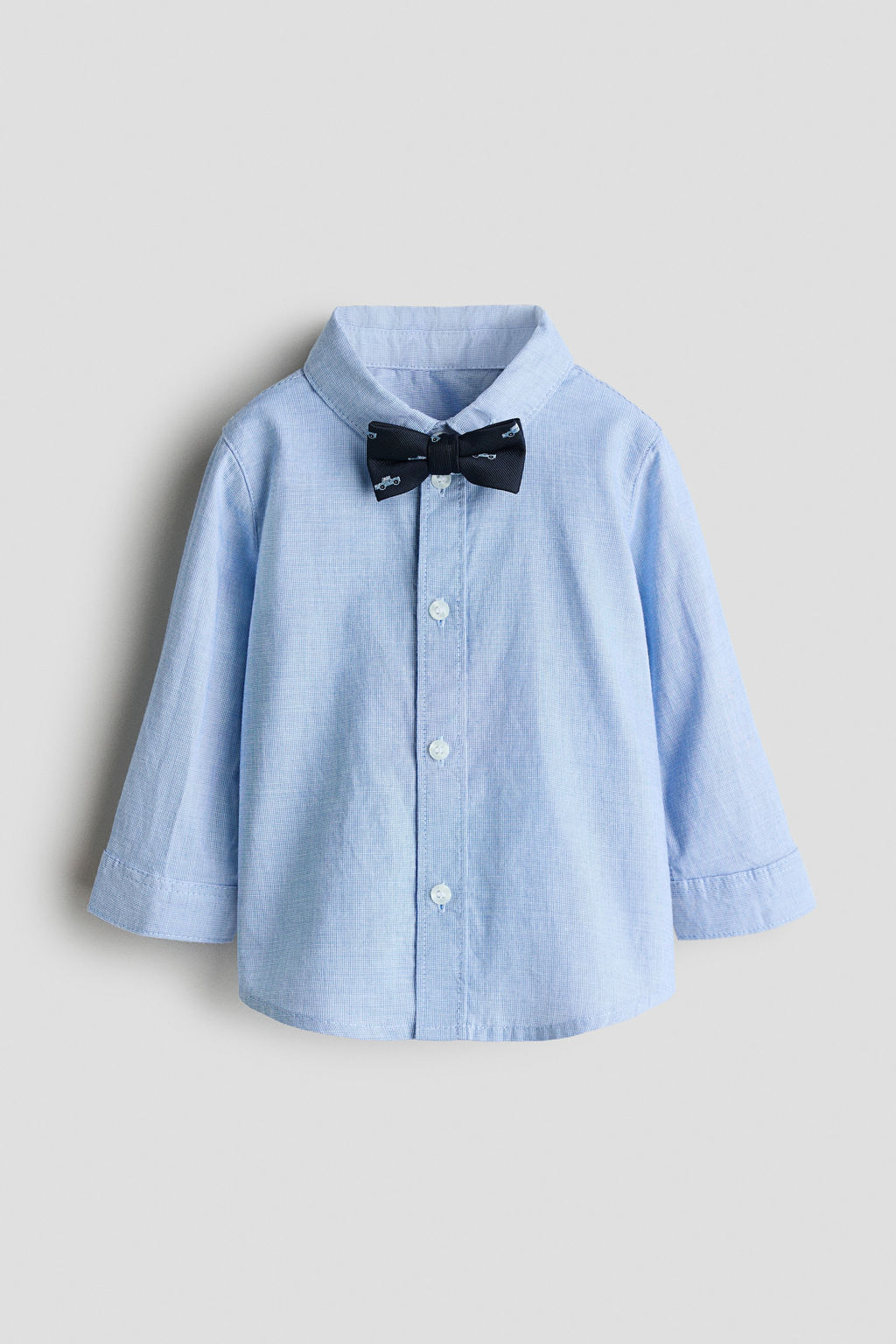 Conjunto de camisa y pajarita