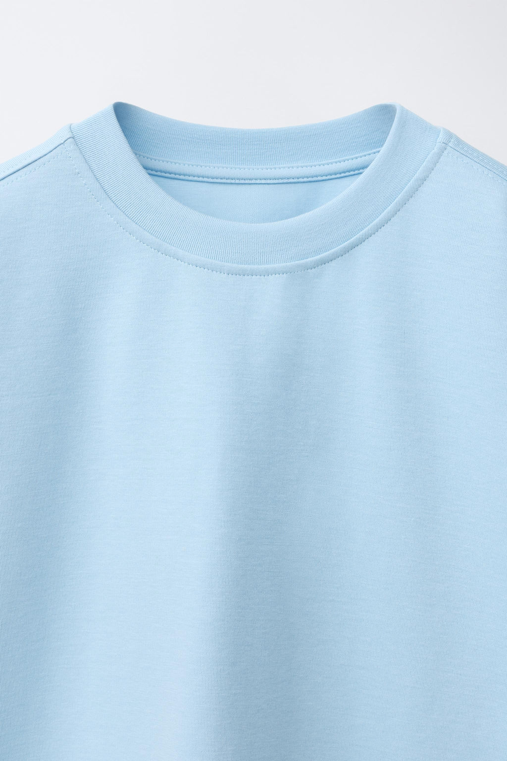 CAMISETA LISA INTERLOCK / Azul claro