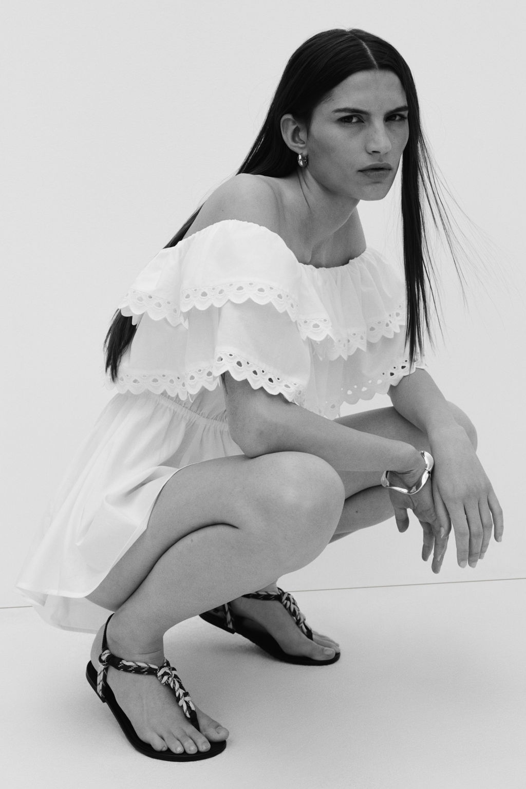 Mono corto off-the-shoulder con bordado ingl?s - H&m фото 3