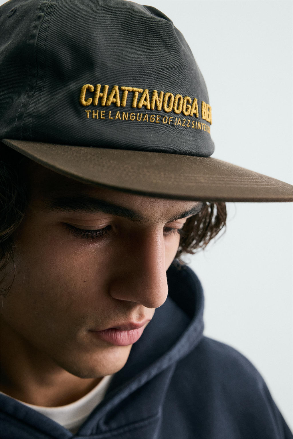 EMBROIDERED FLAT PEAK CAP - Zara фото 3