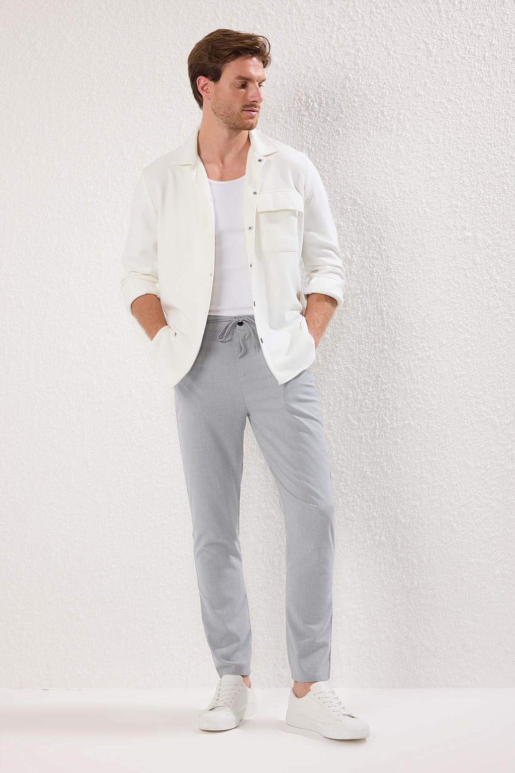 Ac?k Gri Slim Fit Beli Baglama Detayl? Lastikli Kumas Dokuma Pantolon TMNAW25PL00027