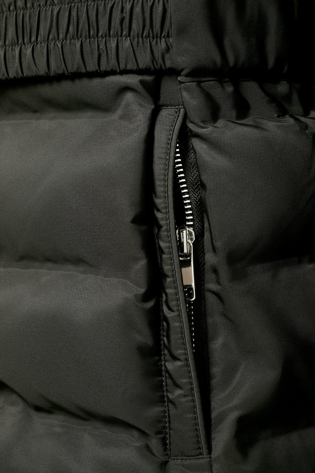 WATER-REPELLENT WINDPROOF FITTED SHORT ANORAK - Zara фото 11