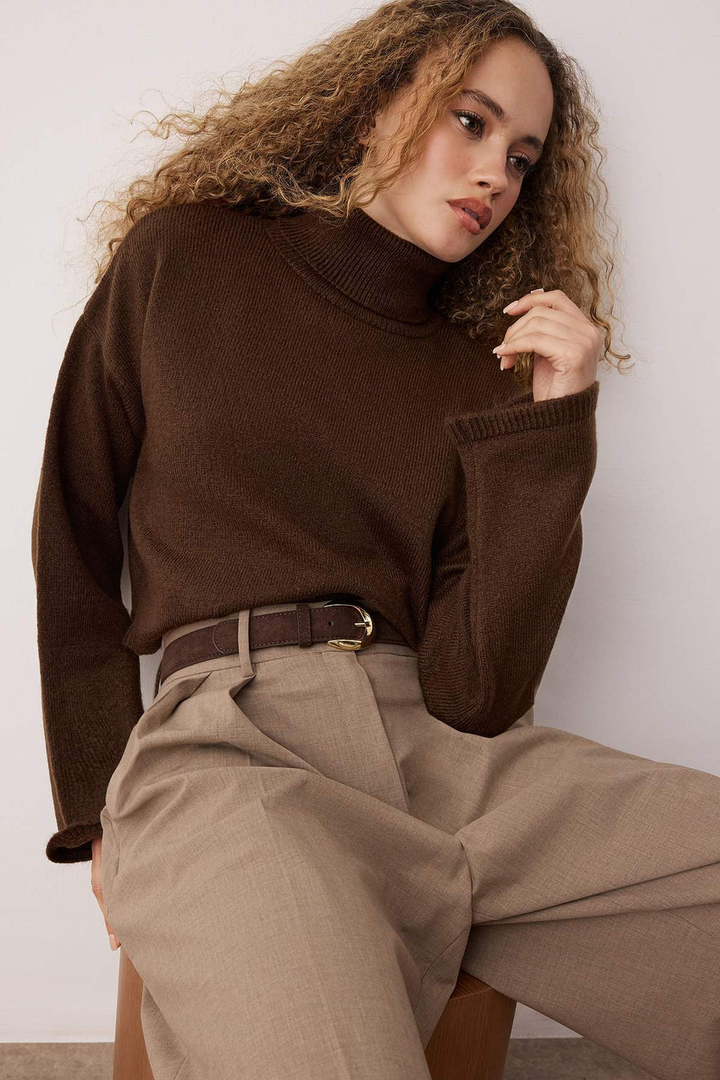 Kahverengi Wardrobe Essentials Genis Kal?p Yumusak Dokulu Crop/K?sa Triko Kazak TWOAW26KZ00113