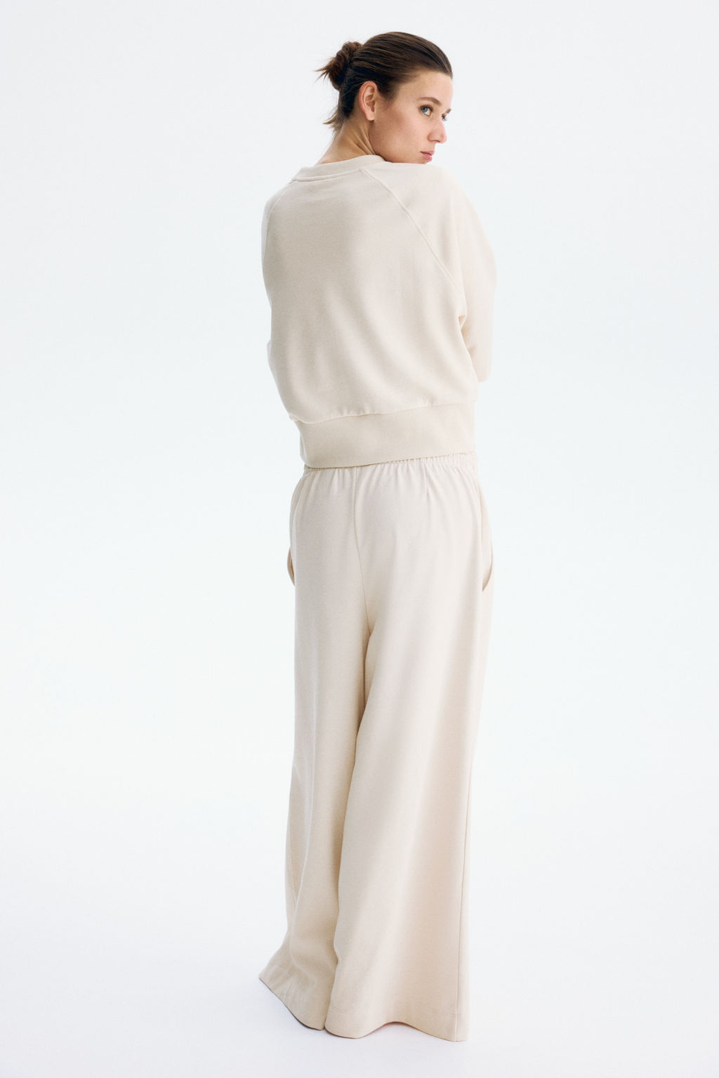 Pantal?n con cord?n de ajuste y pliegue decorativo - H&m фото 8