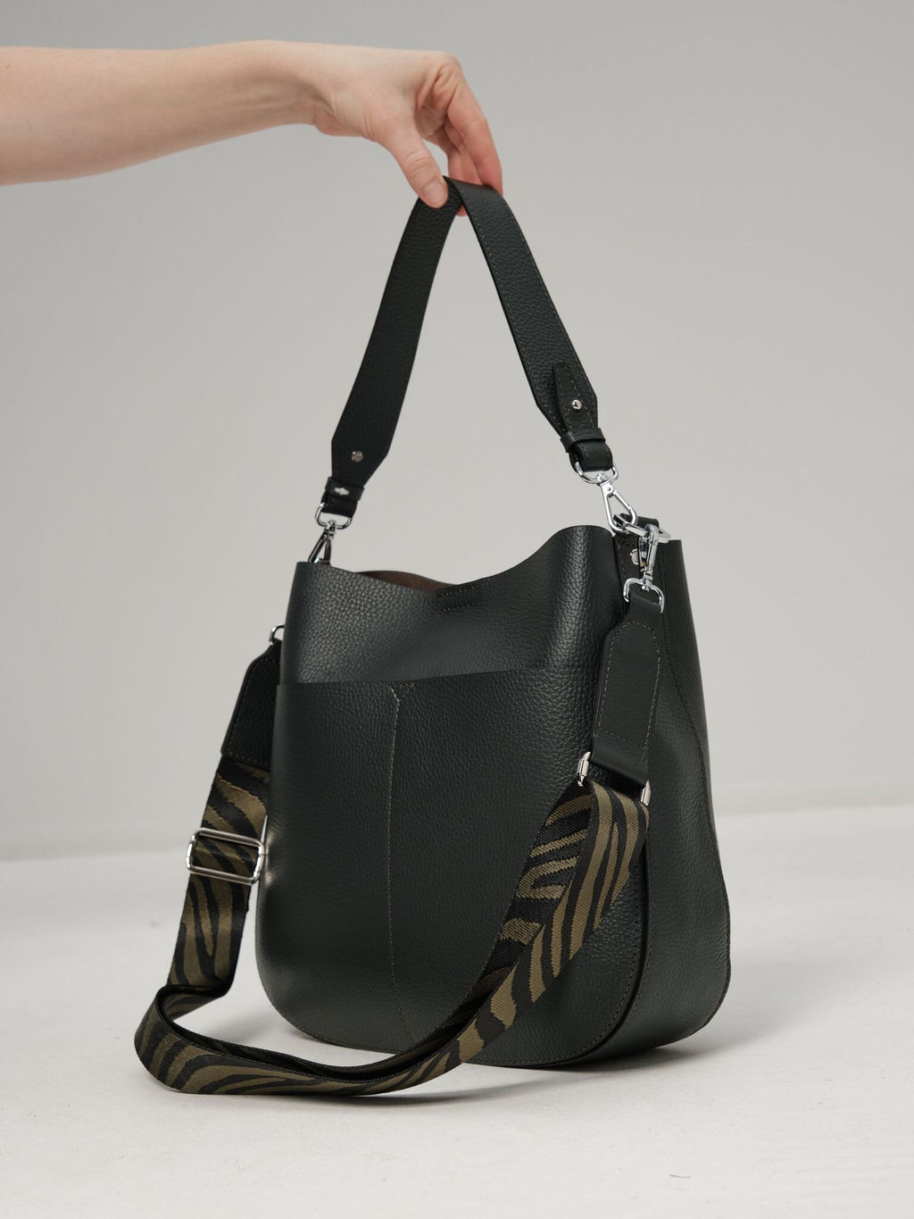 Сумка кожаная на плечо Azaro 30868 дремучий лес