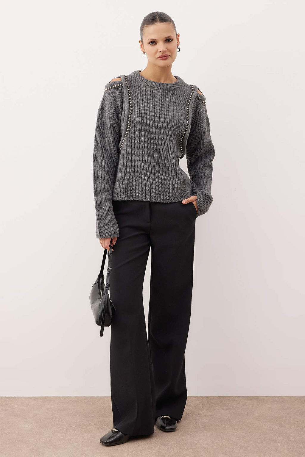 Siyah Omuz Cut Out/Pencere Detayl? Inci Islemeli Triko Kazak TWOAW26KZ00185 - Trendyolmilla фото 6