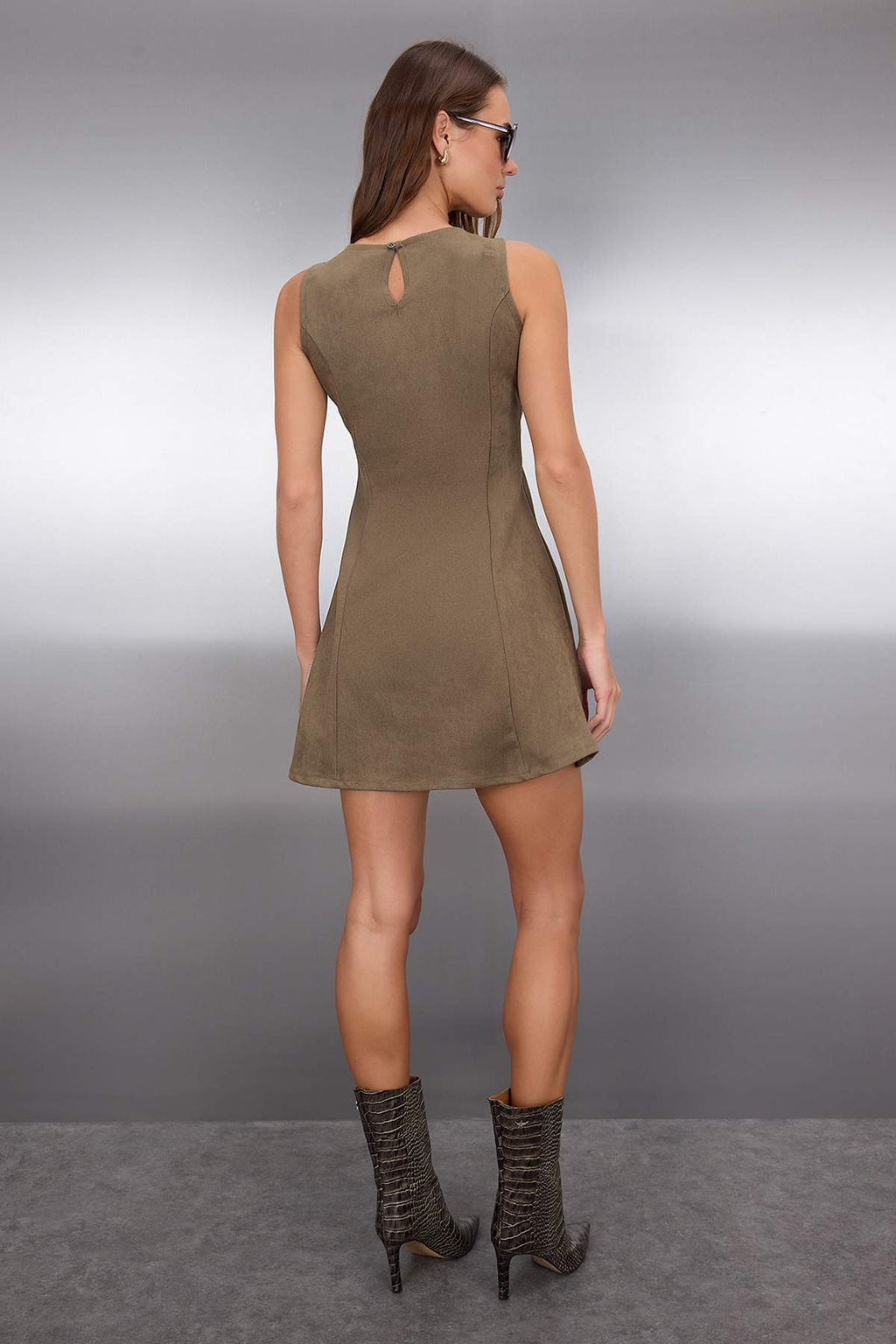 Haki Duz Etegi Godeli Mini Suet Orme Elbise TWOAW26EL00021 - Trendyolmilla фото 4