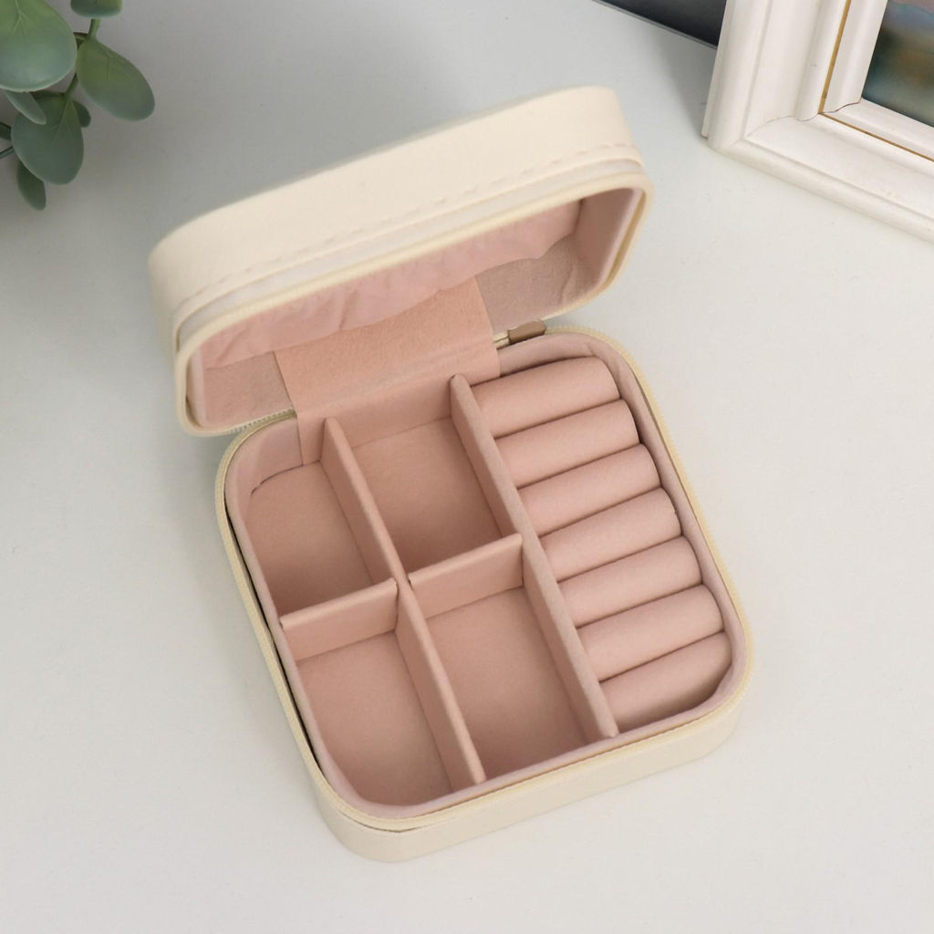 Шкатулка кожзам для украшений Штрихи. Белая 5х10х10 см - Simaland фото 3