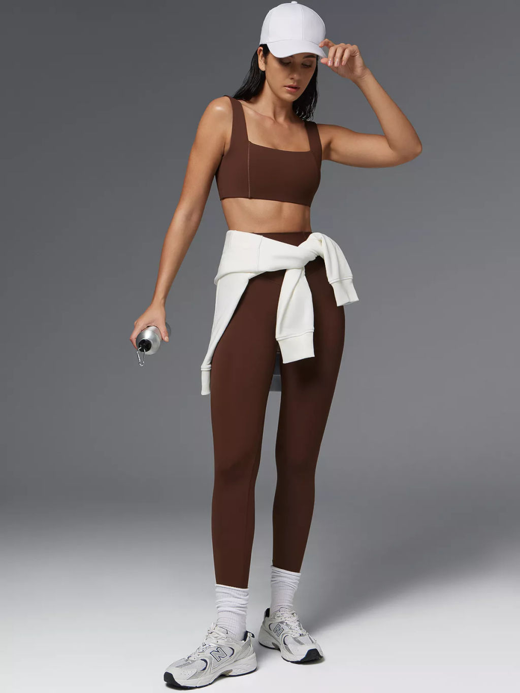 Спортивный топ-бра с прямоугольным вырезом