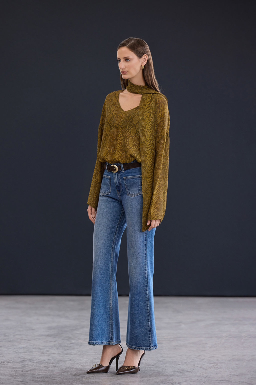 Trendyol Studio Mavi Cep Detayl? Yuksek Bel Flare Jeans TWOAW26JE00244 - Trendyolmilla фото 2