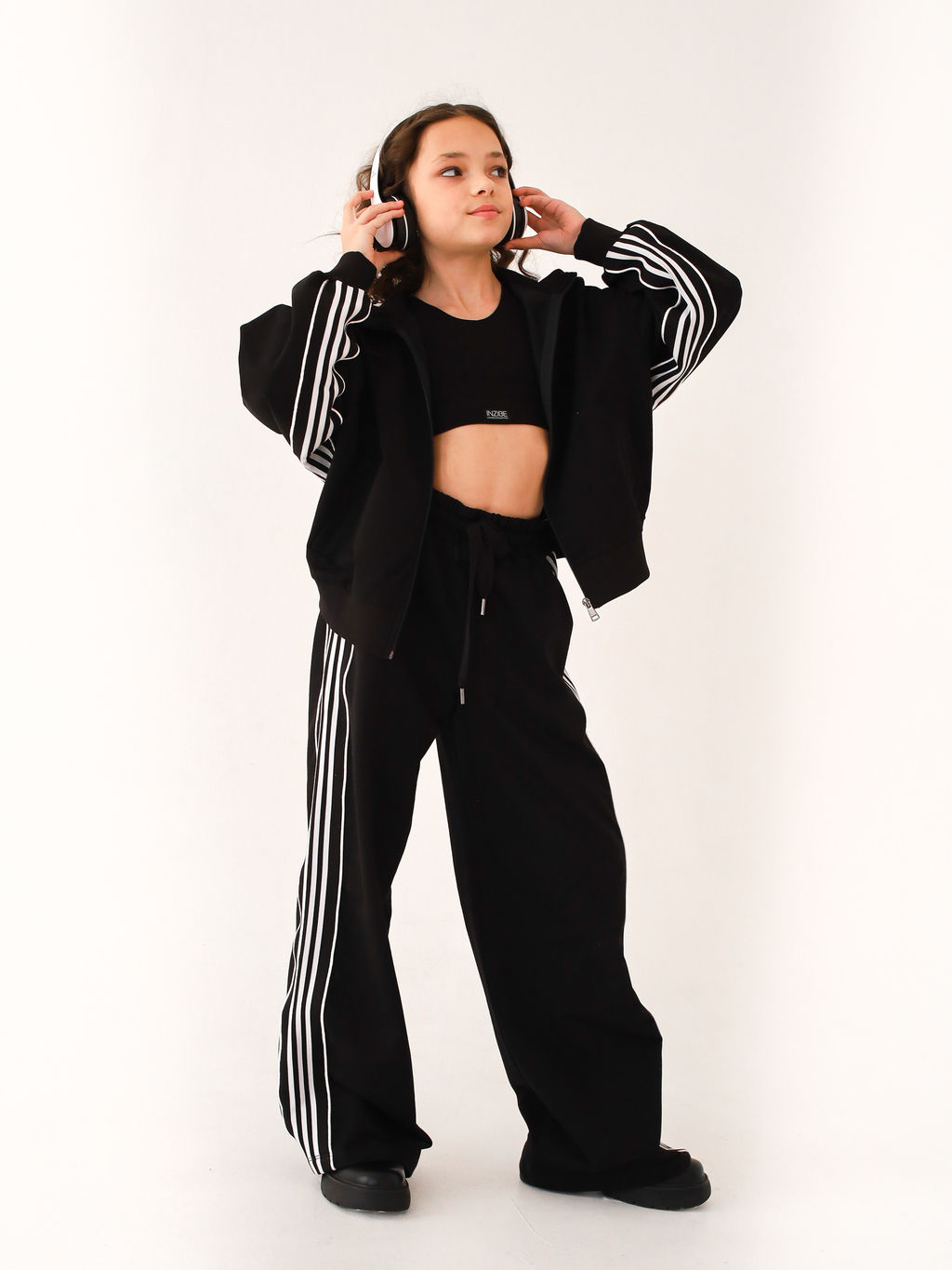 Брюки с лампасом, черные