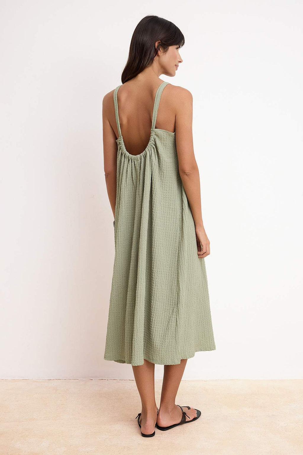 Haki Shift/Duz Havuz Yaka Kolsuz Midi Dokulu Orme Elbise TWOSS26EL00606 - Trendyolmilla фото 4