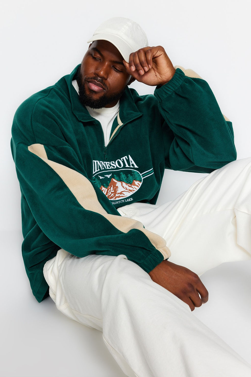 TRENDYOL MAN Zumrut Yesili Unisex Buyuk Beden Oversize Nak?sl? Anti-pilling Polar Sweatshirt TMNAW24AO00023