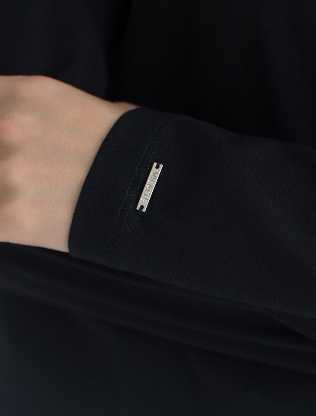 Базовый лонгслив из премиального хлопка с эластаном - Vilatte фото 3