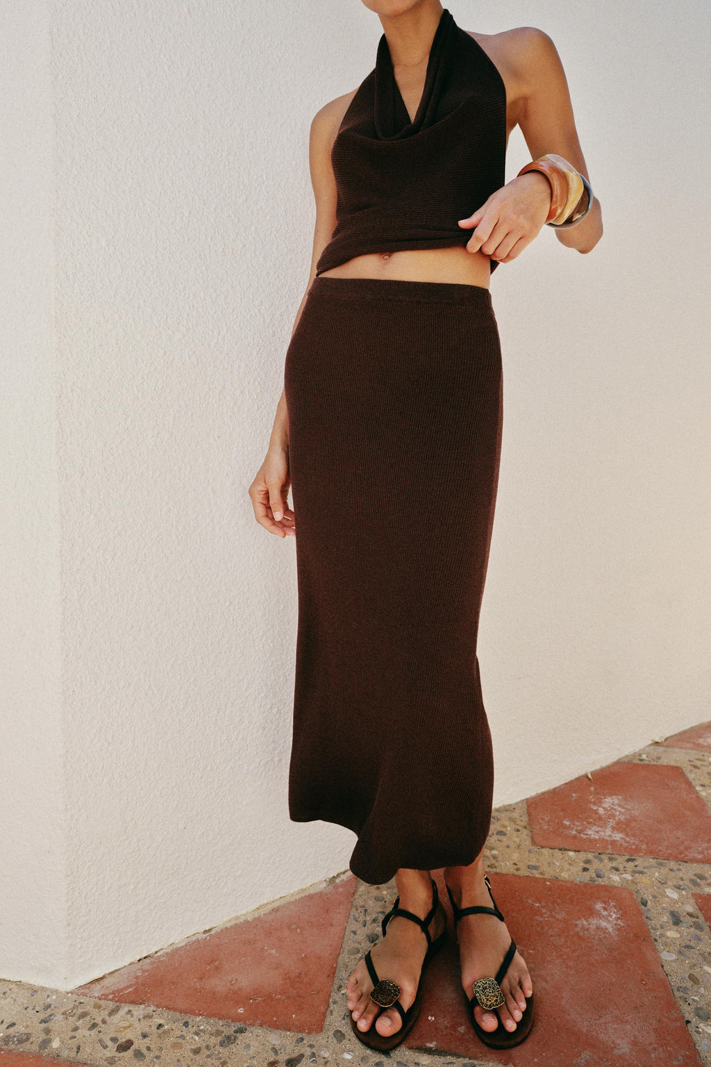 FALDA MIDI PUNTO RIB HILO METALIZADO / Marr?n