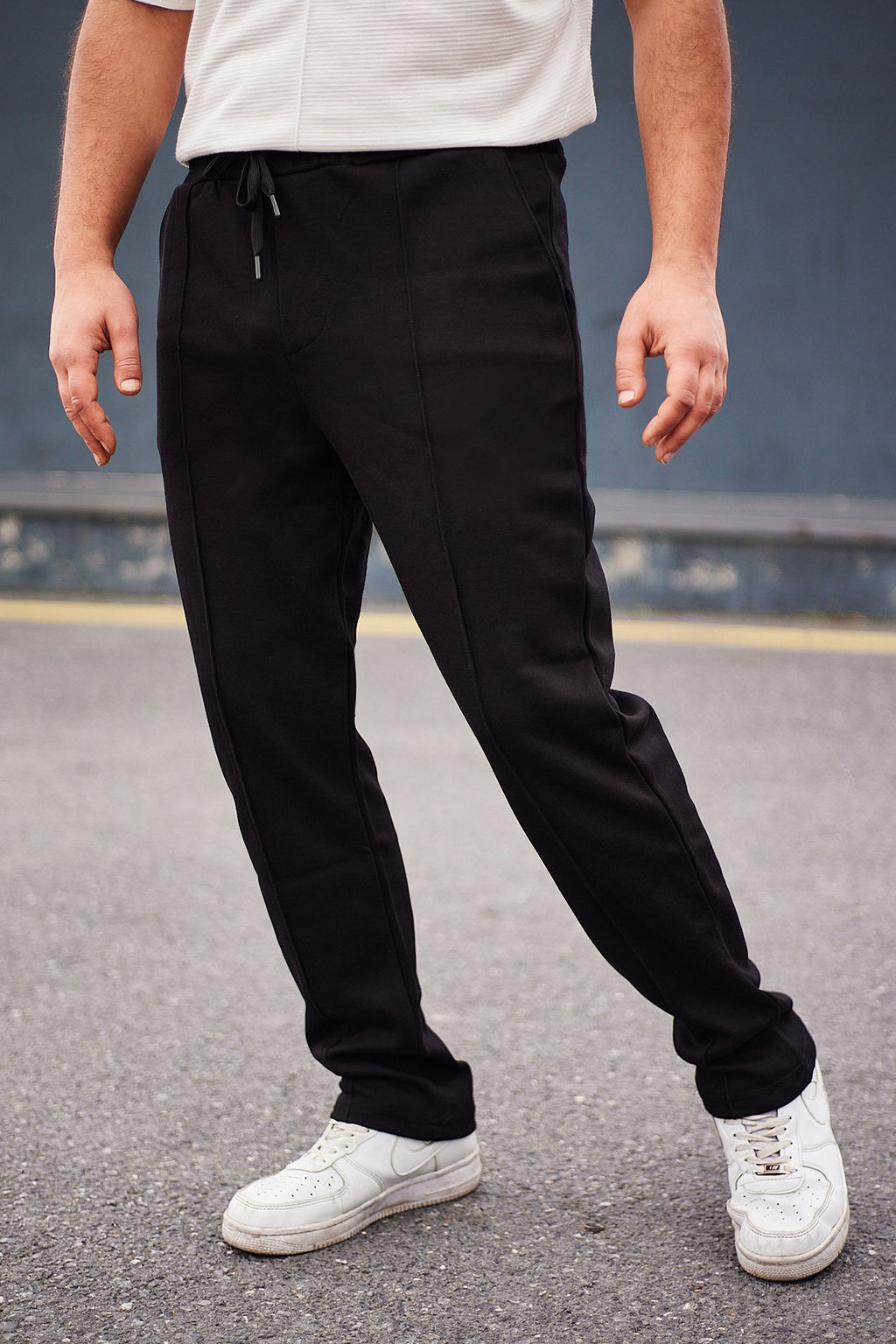 TRENDYOL MAN Siyah Regular/Normal Kesim Dokulu Dikis Detayl? Esofman Alt? TMNAW25EA00000 - Trendyolmilla фото 9