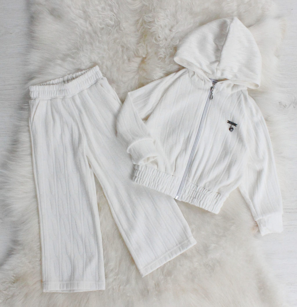 Костюм вязаный ЦВЕТ: МОЛОКО