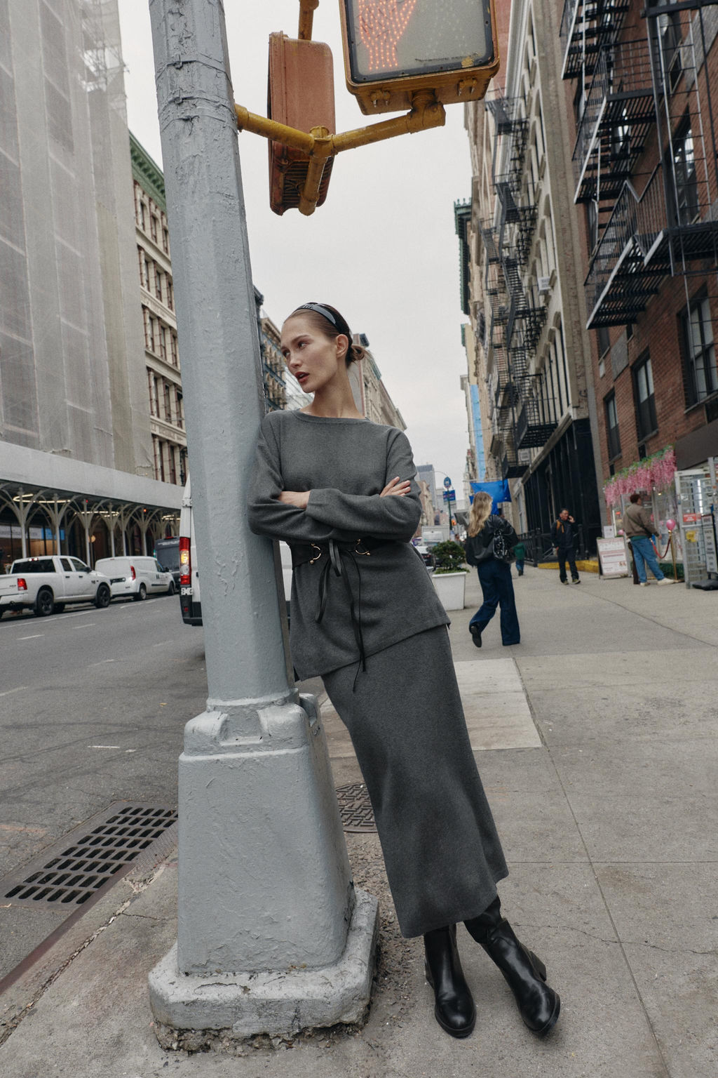 SOFT-TOUCH PLAIN KNIT MIDI SKIRT