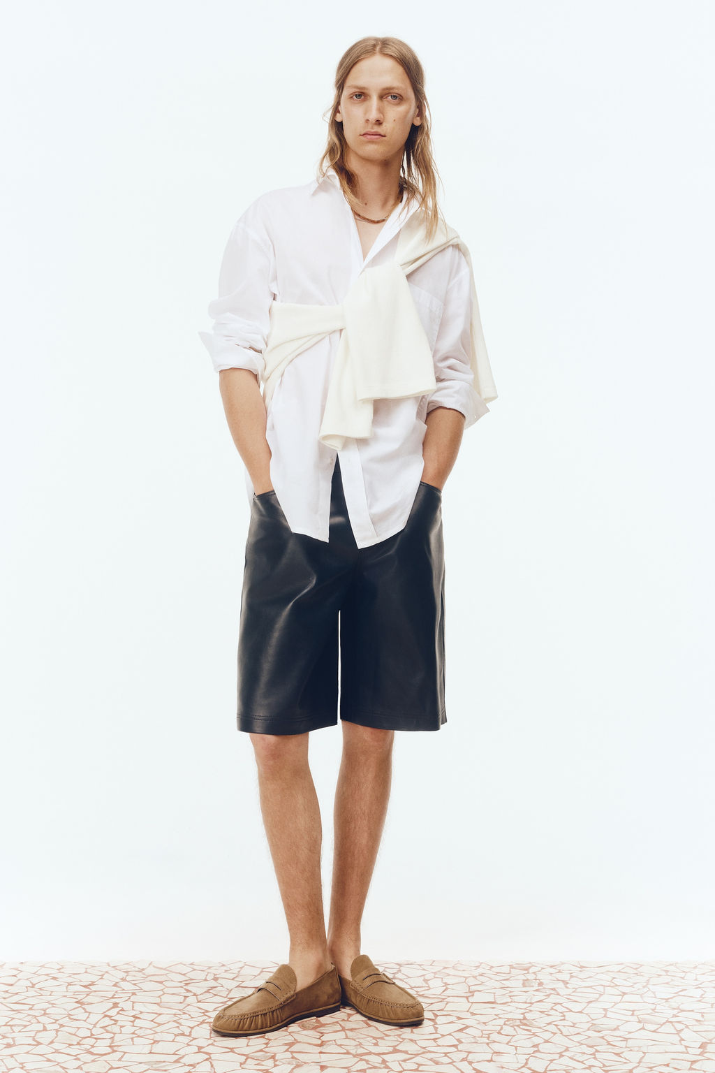 Bermudas de piel Regular Fit - H&m фото 2