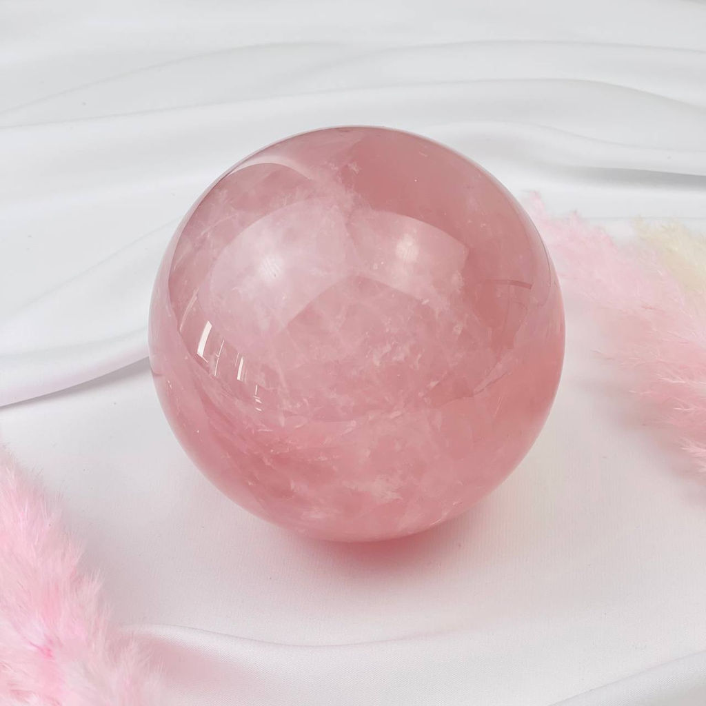 Шар из мадагаскарского Розового кварца