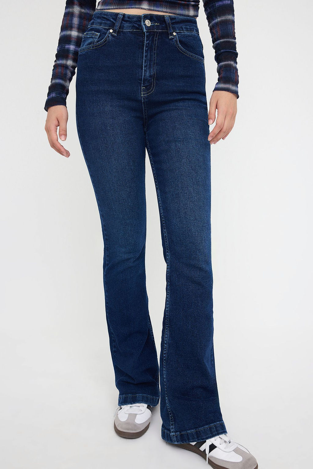 Teen Koyu Mavi Yuksek Bel Ispanyol Paca Flare Jeans TWOAW26JE00094 - Trendyolmilla фото 3
