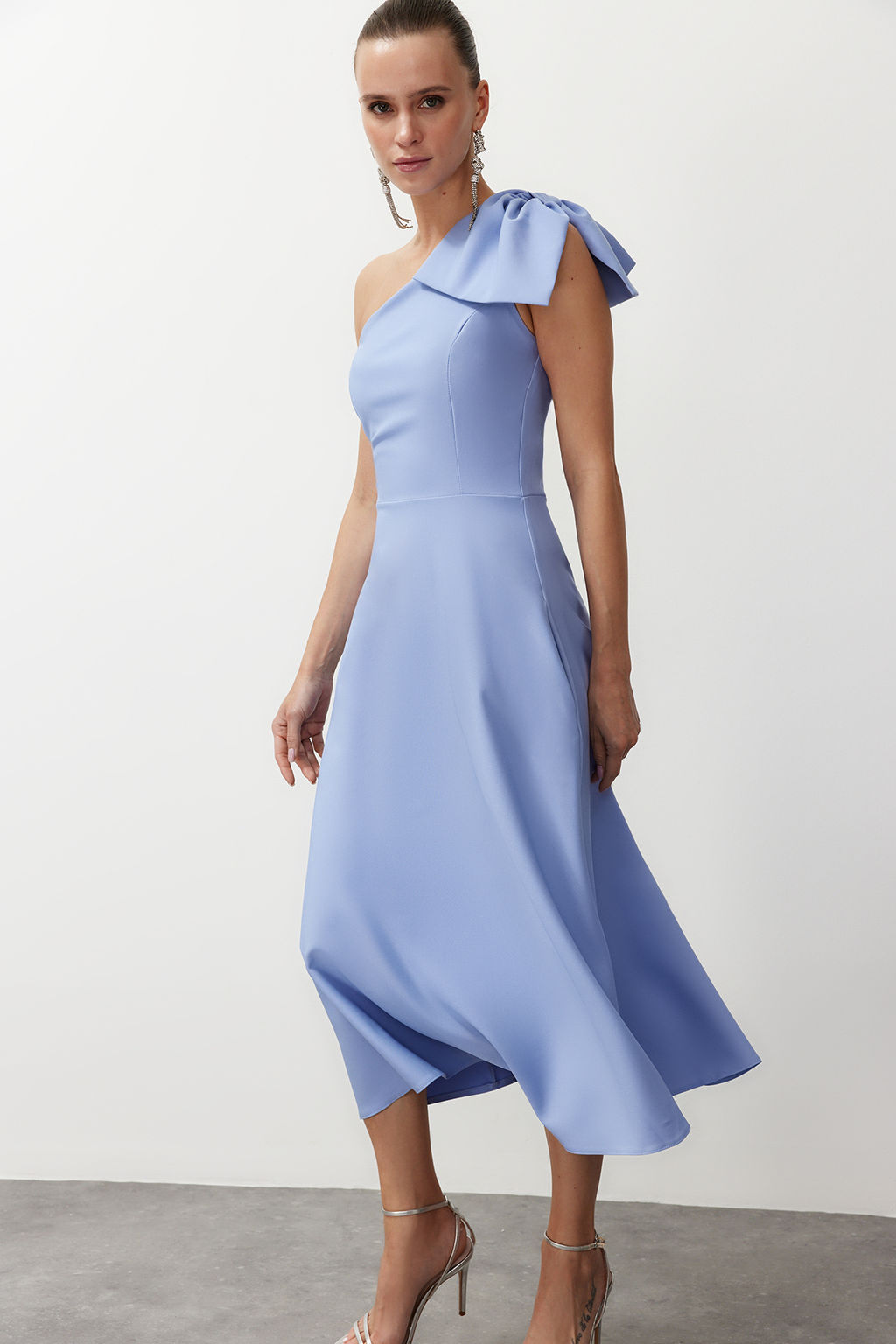 TRENDYOLMILLA Siyah A-Kesim Fiyonk Detayl? Dokuma S?k Abiye Elbise TPRSS24EL00105  фото 26