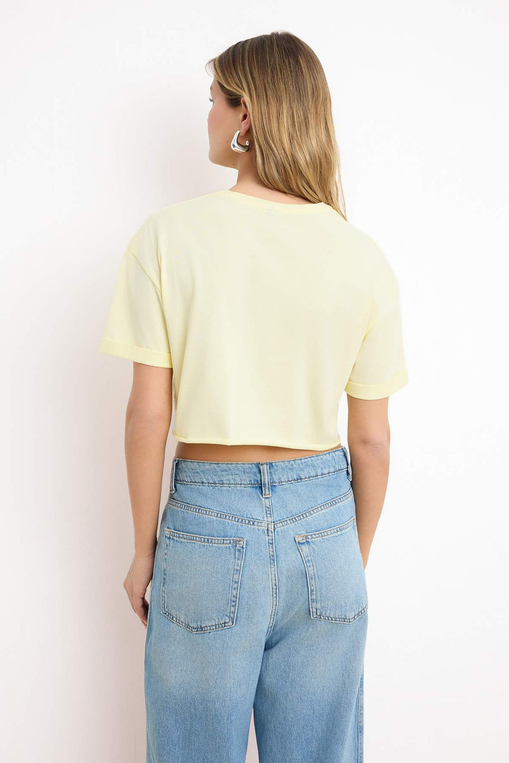 Sar? Boxy Dusuk Kol K?sa Kollu Crop/K?sa %100 Pamuk Orme T-Shirt TWOSS26TS00183