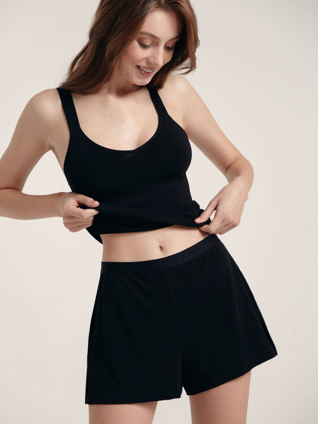 CONTE Шорты из бамбука с разрезами по бокам NEW LUXURIES LHW 1547 black black