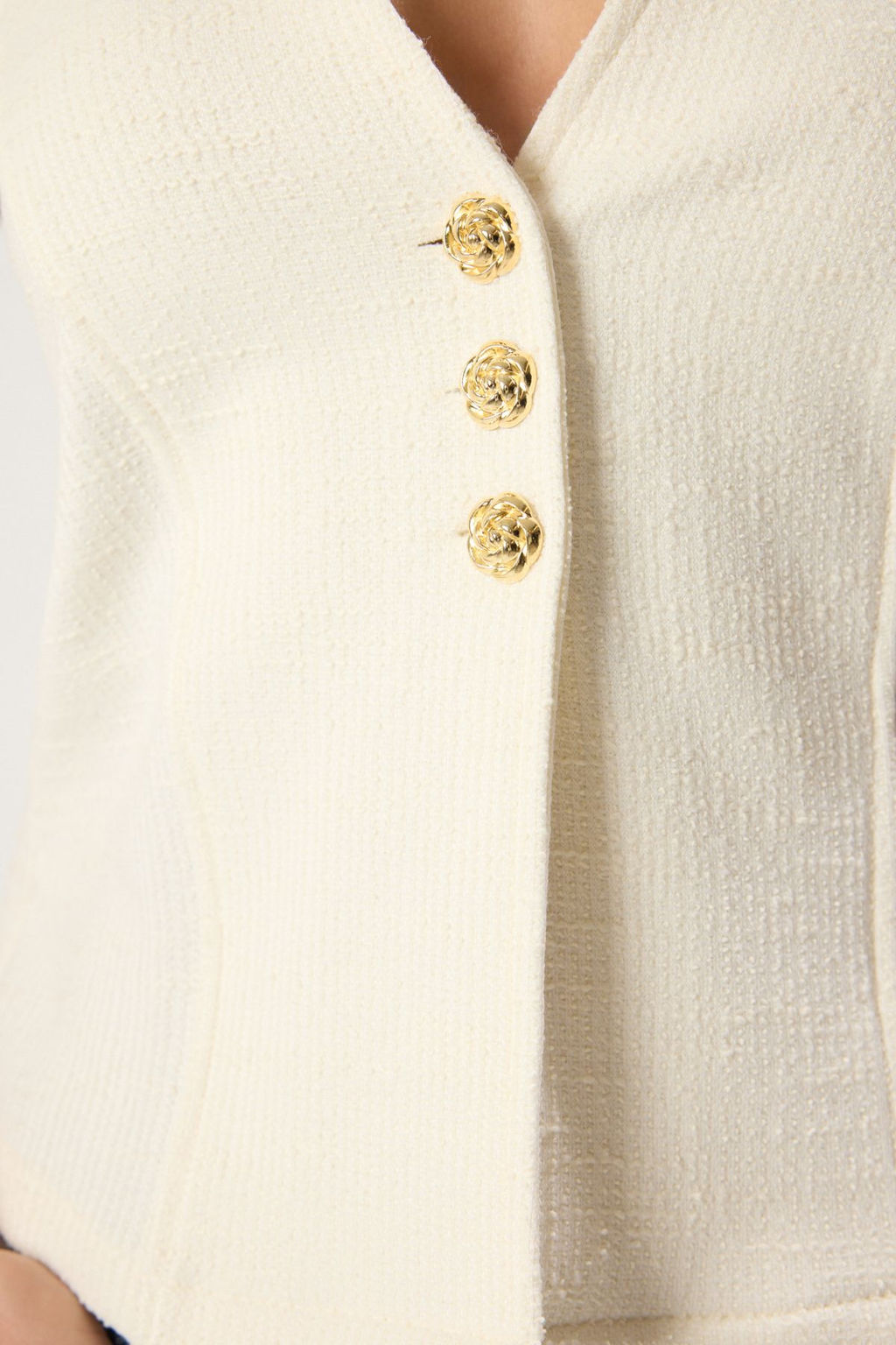 TRENDYOLMILLA Ekru Slim Tuvit Kumas Cicek Dugme Aksesuarl? Crop Orme Yelek TWOSS25YE00081  фото 4