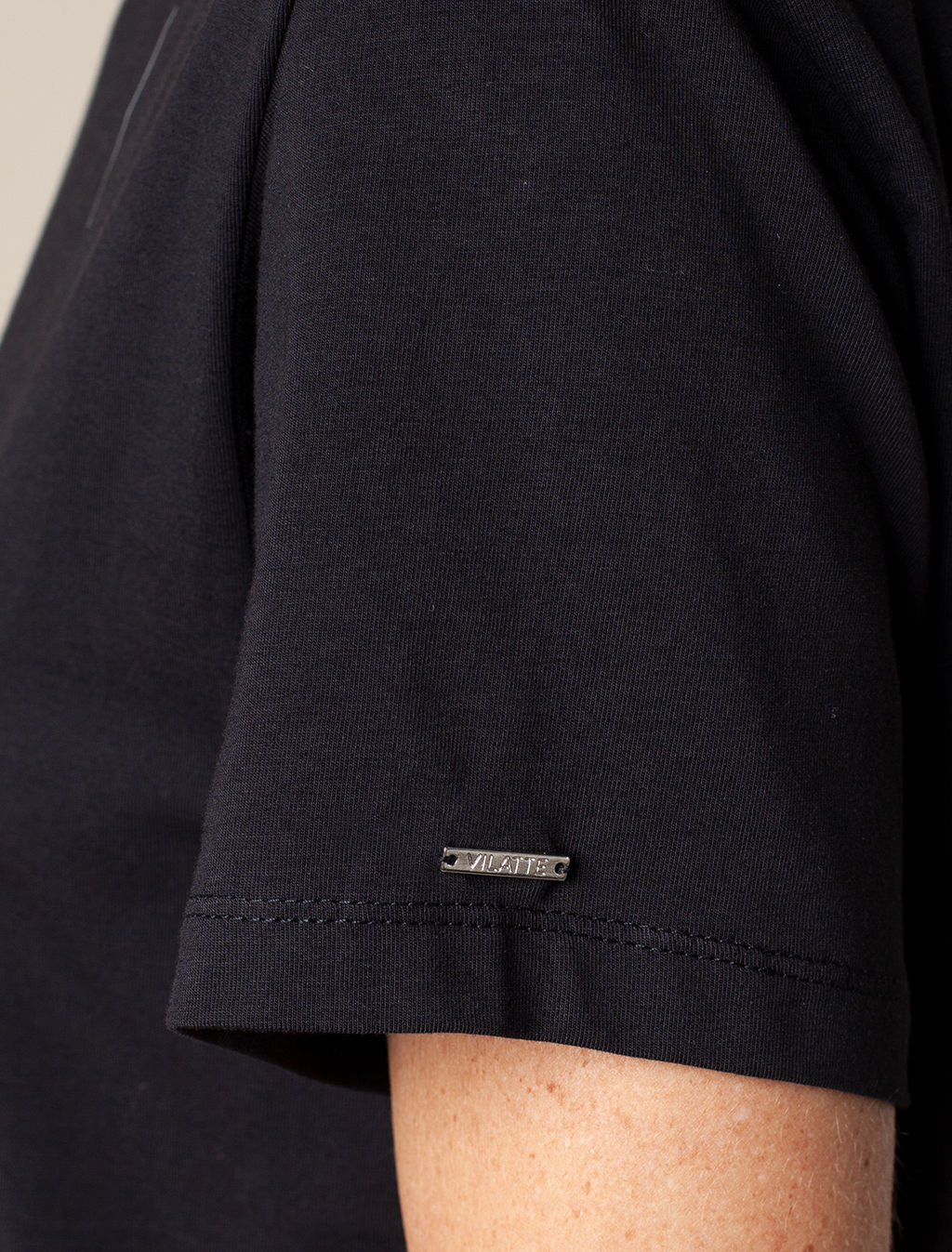 VILATTE / Футболка из премиального хлопка с авторским принтом пайетками  фото 10