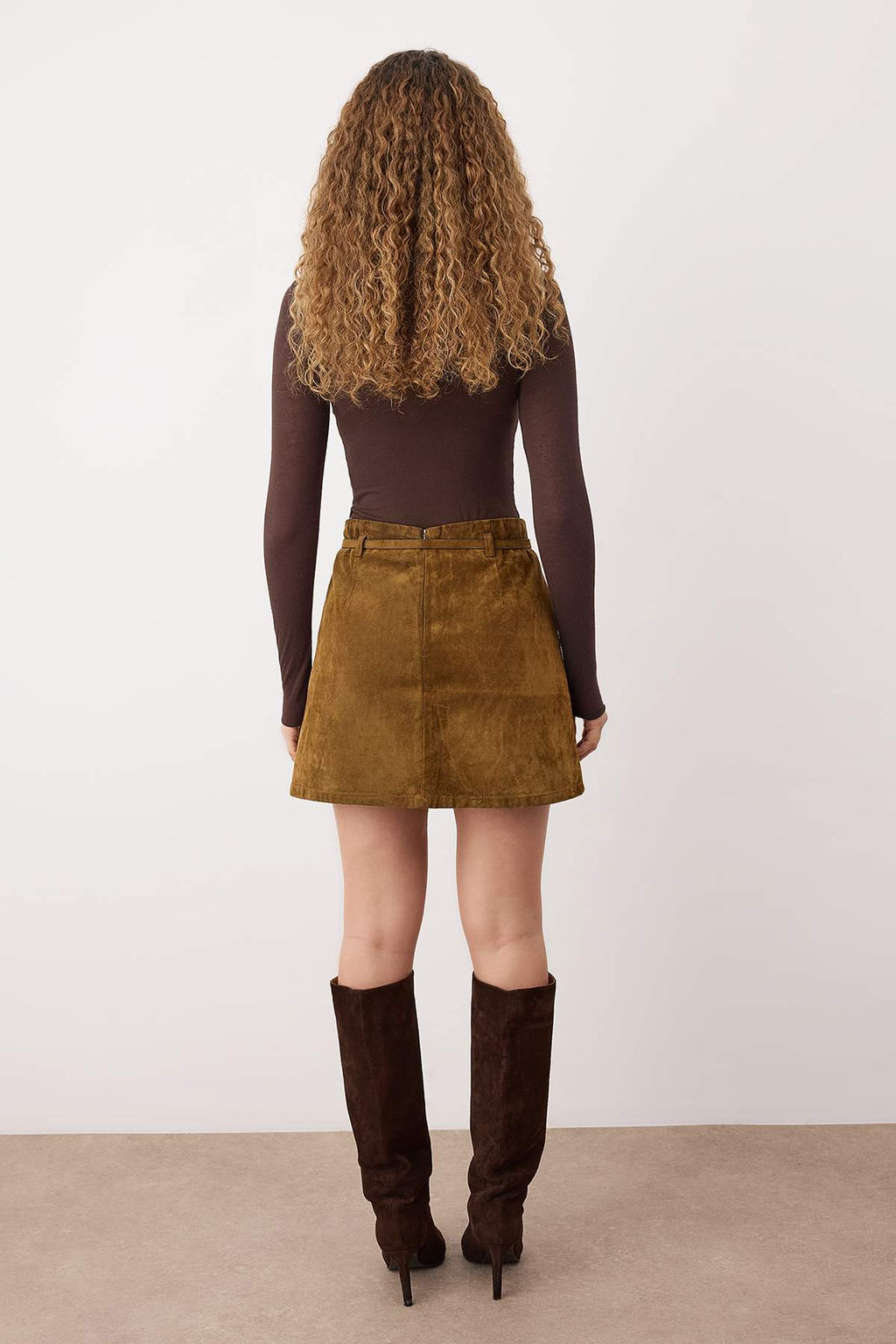 Camel Suet Gorunumlu Kemer Detayl? Mini Denim Etek TWOAW26ET00095 - Trendyolmilla фото 4