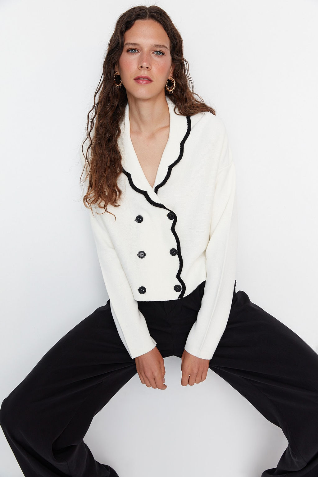 TRENDYOLMILLA Limited Edition Ekru Kruvaze Yaka Renk Bloklu Triko H?rka TWOAW22HI0359  фото 3