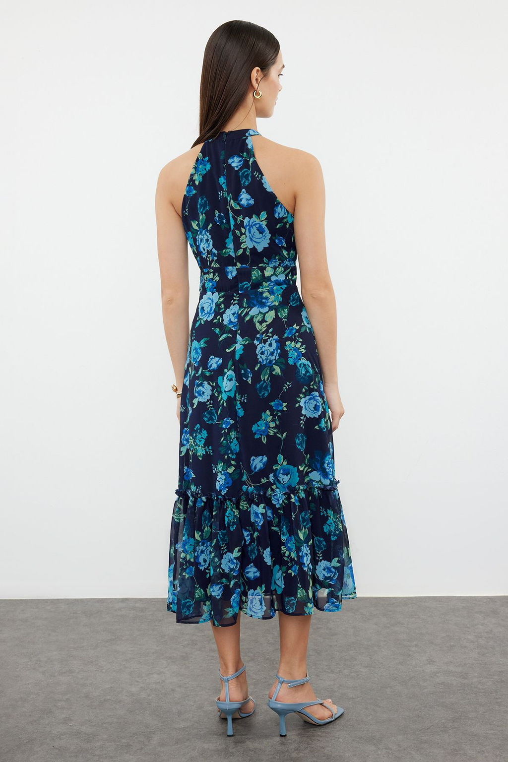 Lacivert Cicek Desenli A Kesim Halter Yaka Astarl? Midi Dokuma Elbise TWOSS19LJ0200