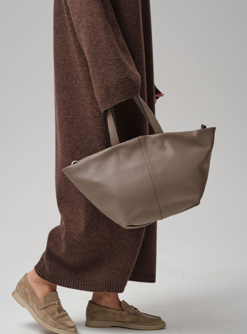 Кожаная сумка Azaro 31355 тауп