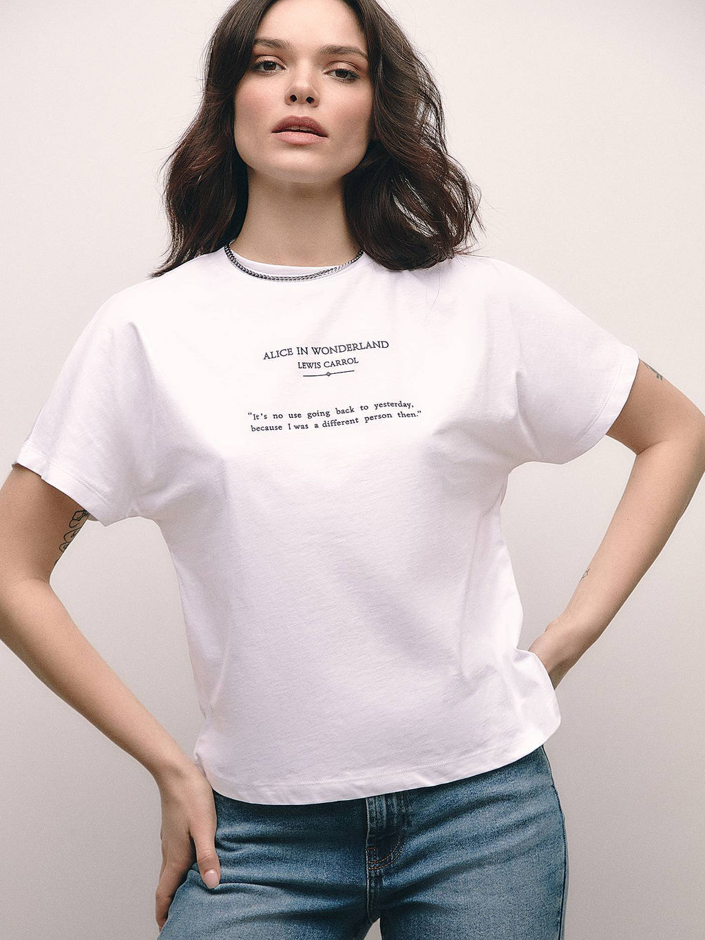 CONTE Футболка из хлопка Alice in Wonderland LD 1677 white