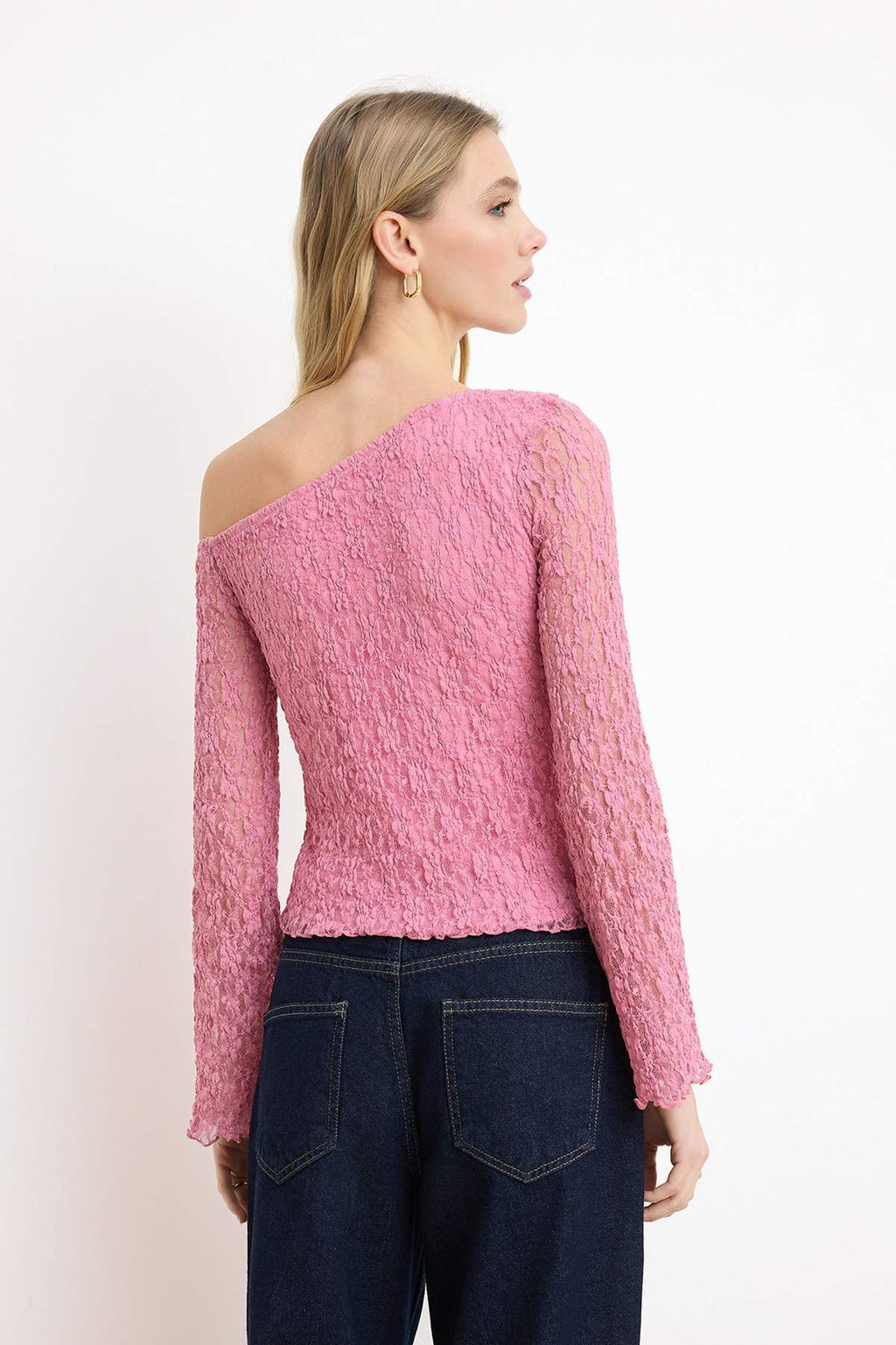 Gul Kurusu Ekru Dantel Asimetrik Yaka Fitted/Vucuda Oturan Orme Bluz TWOAW26BZ00036