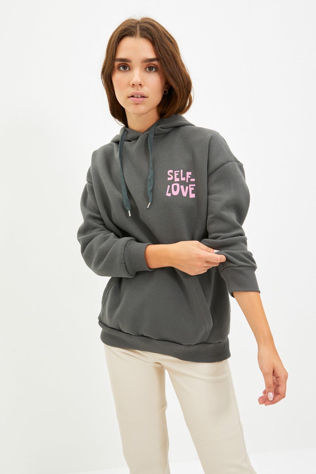 TRENDYOLMILLA Antrasit S?rt Bask? Detayl? Oversize/Genis Kal?p Kal?n Ici Polarl? Orme Sweatshirt TWOAW22SW0687  фото 11