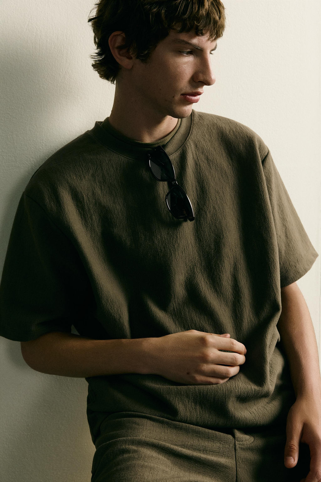 CAMISETA RELAXED FIT ESTRUCTURA / Khaki - Zara фото 6